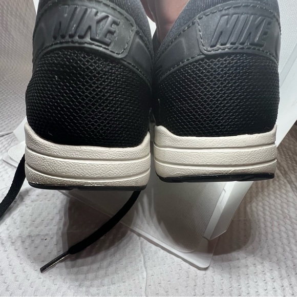 NIKE AIR MAX ZERO Style 857661-002 Colorway BLACK/BLACK-SAIL sz 7 - Picture 5 of 9